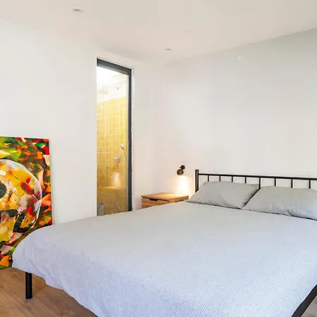 Comfortable With Private Terrace Апартаменты *