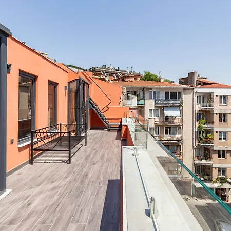 Comfortable With Private Terrace Апартаменты