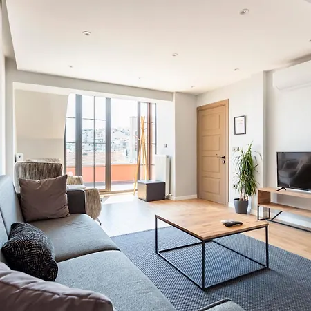 Comfortable With Private Terrace *